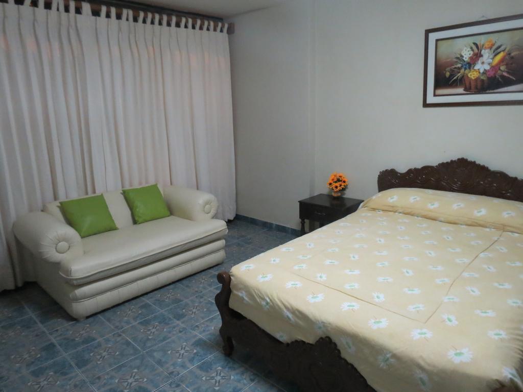 Residencial El Sol De Los Pinos Bed & Breakfast Trujillo Dış mekan fotoğraf