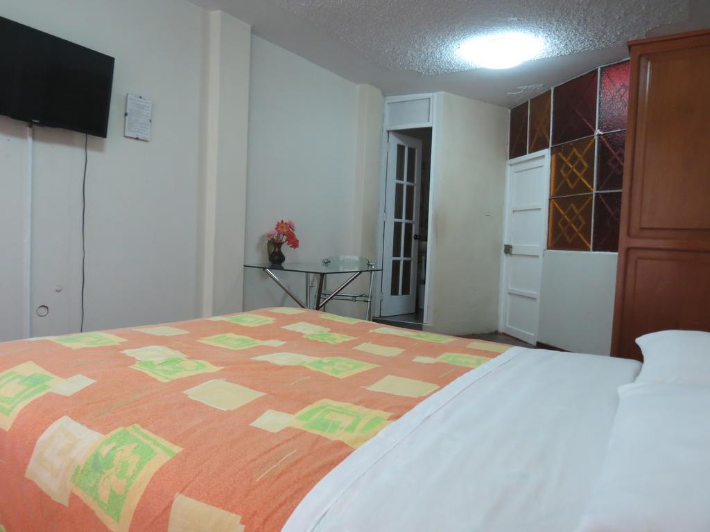 Residencial El Sol De Los Pinos Bed & Breakfast Trujillo Dış mekan fotoğraf