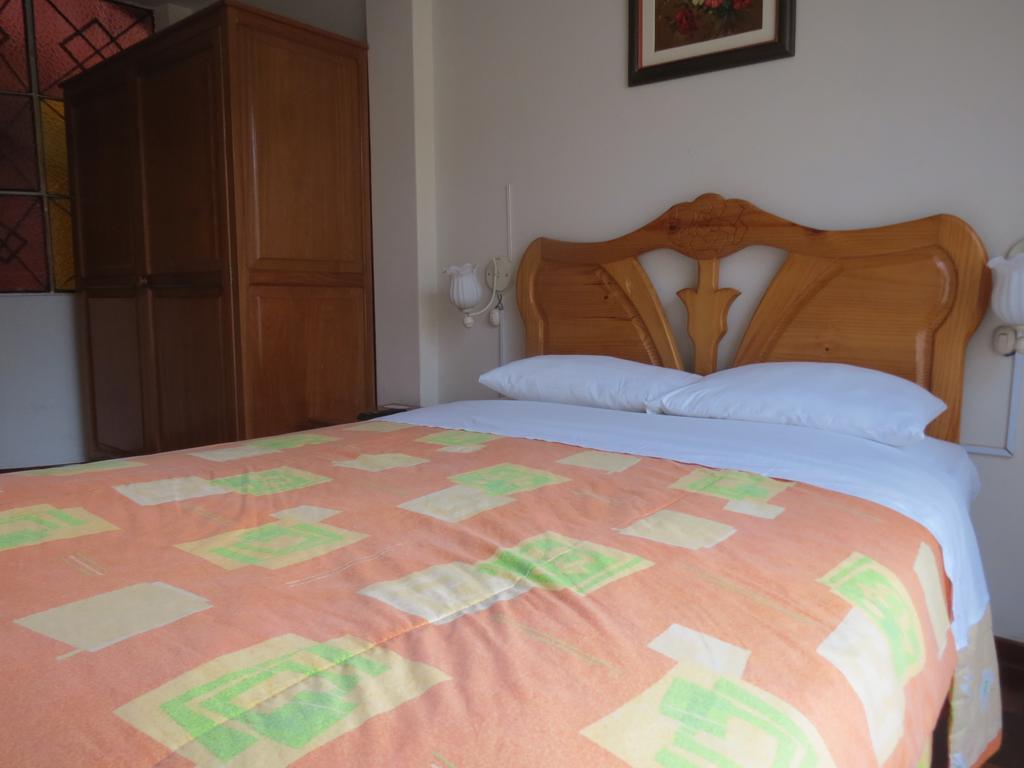 Residencial El Sol De Los Pinos Bed & Breakfast Trujillo Dış mekan fotoğraf