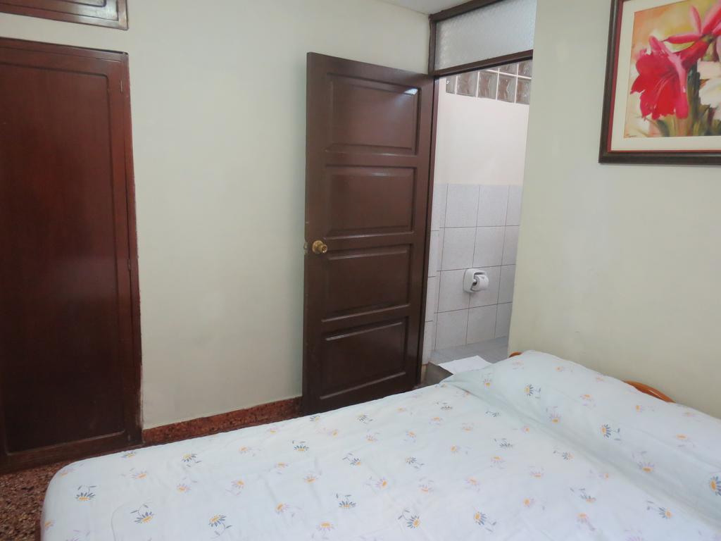 Residencial El Sol De Los Pinos Bed & Breakfast Trujillo Dış mekan fotoğraf
