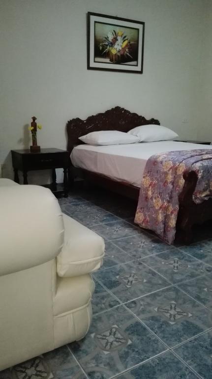 Residencial El Sol De Los Pinos Bed & Breakfast Trujillo Dış mekan fotoğraf