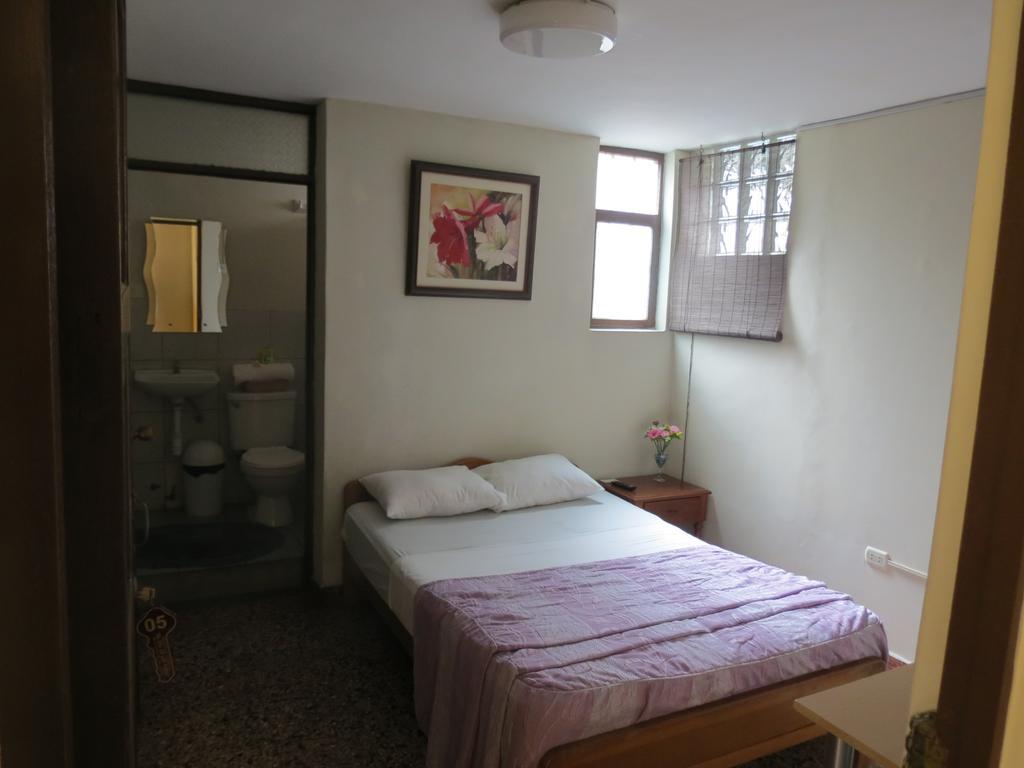 Residencial El Sol De Los Pinos Bed & Breakfast Trujillo Dış mekan fotoğraf