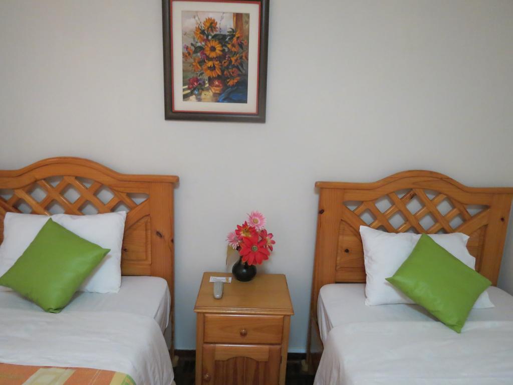 Residencial El Sol De Los Pinos Bed & Breakfast Trujillo Dış mekan fotoğraf