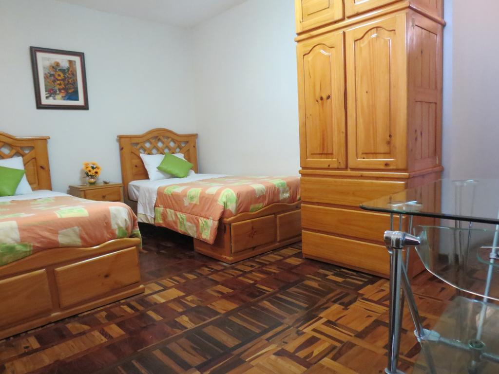 Residencial El Sol De Los Pinos Bed & Breakfast Trujillo Dış mekan fotoğraf